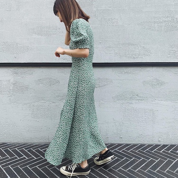 H&M Floral print puff sleeve dress - Picture 3 of 5